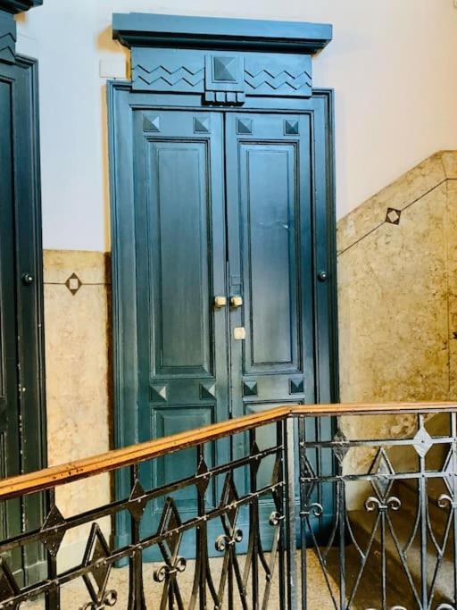 Lovely Studio Flat In Bocconi Milaan Buitenkant foto